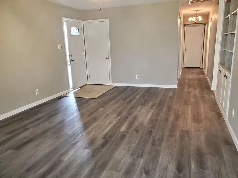 1711 SW Kent Pl — Photo 8