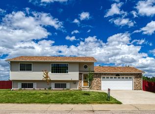 807 Fairway Dr, Gillette, WY 82718