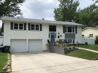 6916 Williams Dr, Woodridge, IL 60517