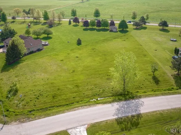 1 Farm Ct, Yorkville, IL 60560