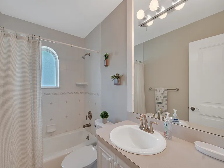 1914 Robalo Dr — Photo 16