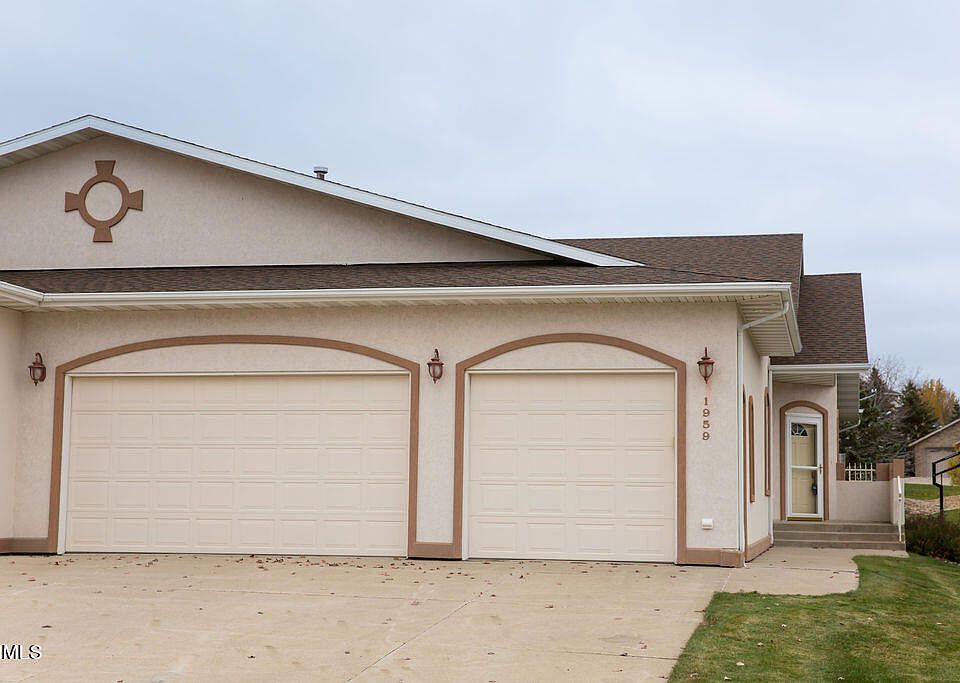 1959 Mesquite Loop, Bismarck, ND 58503 Zillow
