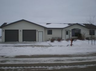 1706 N Maple St, Watertown, SD 57201