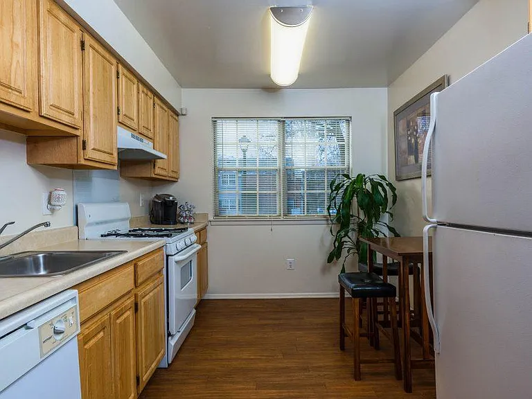 Standard Kitchen
