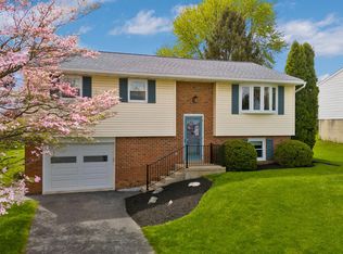 3076 Todd Ln, Lancaster, PA 17601