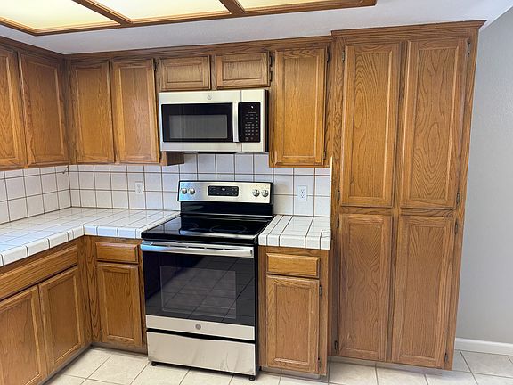 4th image of 8921 N Boyd Ave