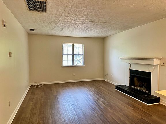 3rd image of 5870 Sheldon Ct #C