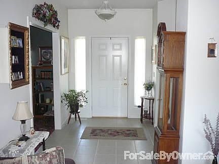 4th image of 734 SE Mockingbird Dr