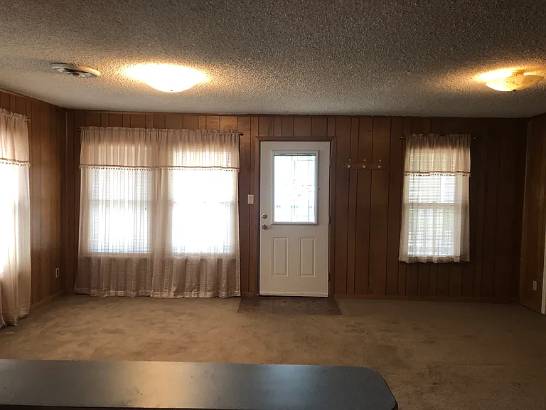 1041 W Vanderbilt St — Photo 26