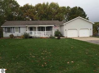 11800 Ridge View Dr, Rapid City, MI 49676