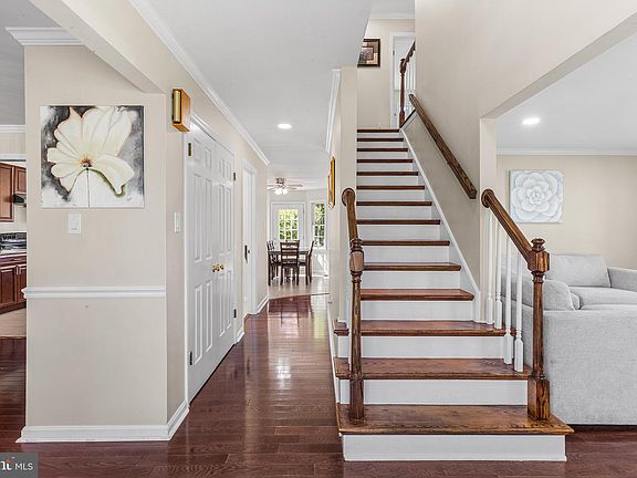 2nd image of 3074 Cowpath Rd