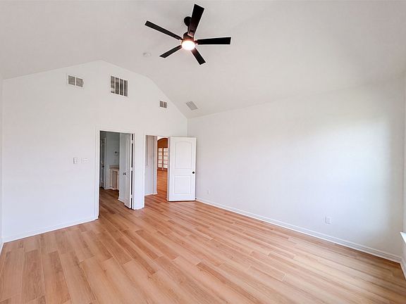 4th image of 174 Hampton Dr