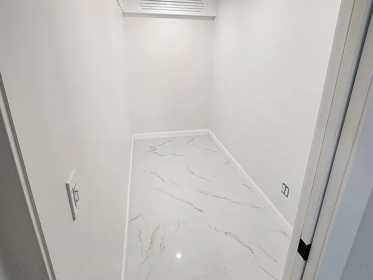 240 Delano Ave W — Photo 5