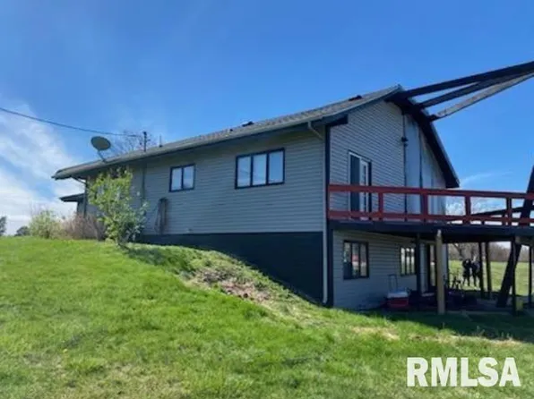 13441 Ewing Rd, Whittington, IL 62897