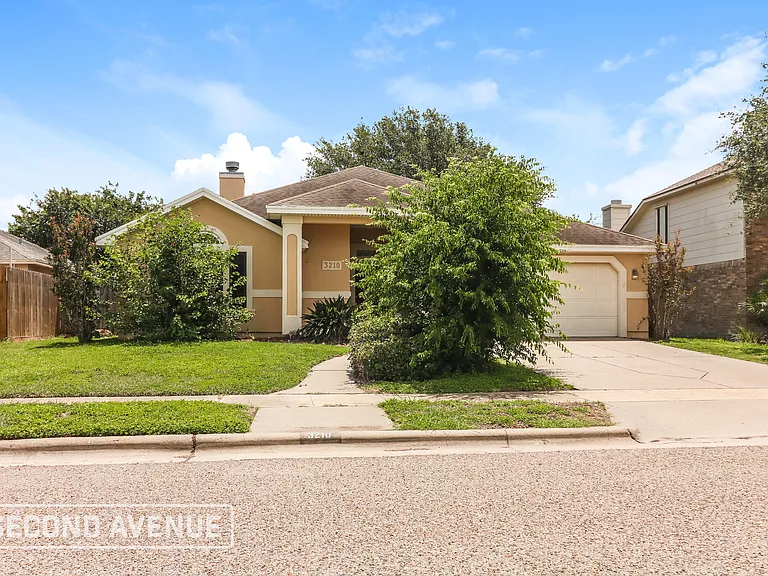 3210 Sonoma Dr — Photo 1