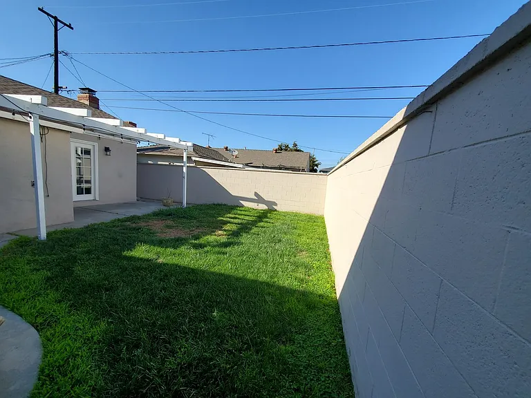 3213 W 180th St — Photo 23