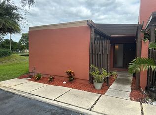 1691 Fairway Rd, Hollywood, FL 33026