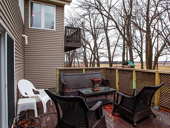 5th image of 1066 Bluebird Ln