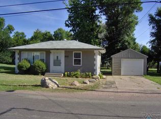 1808 E 31st St N, Sioux Falls, SD 57104