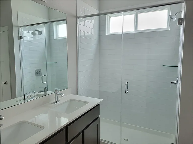 710 Granger Ln — Photo 7