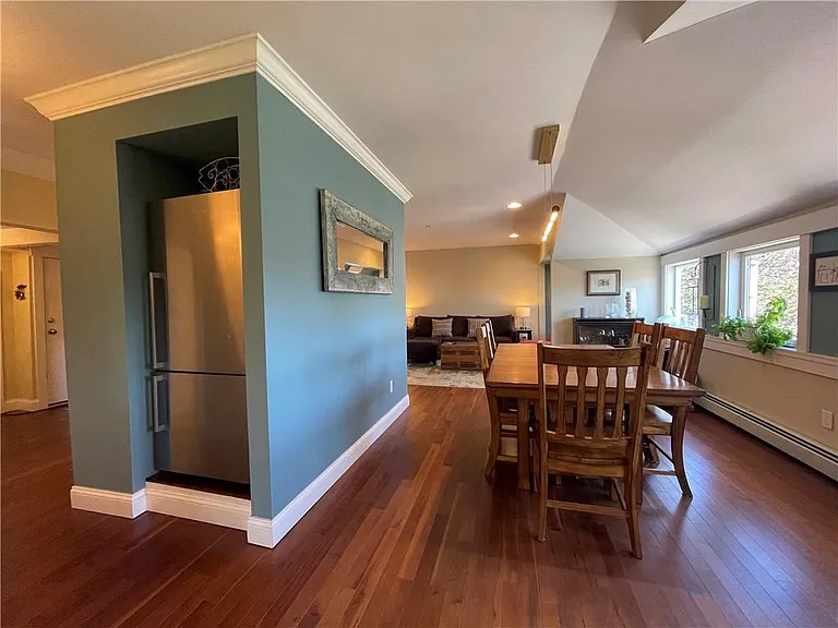 276 George St #4 — Photo 7