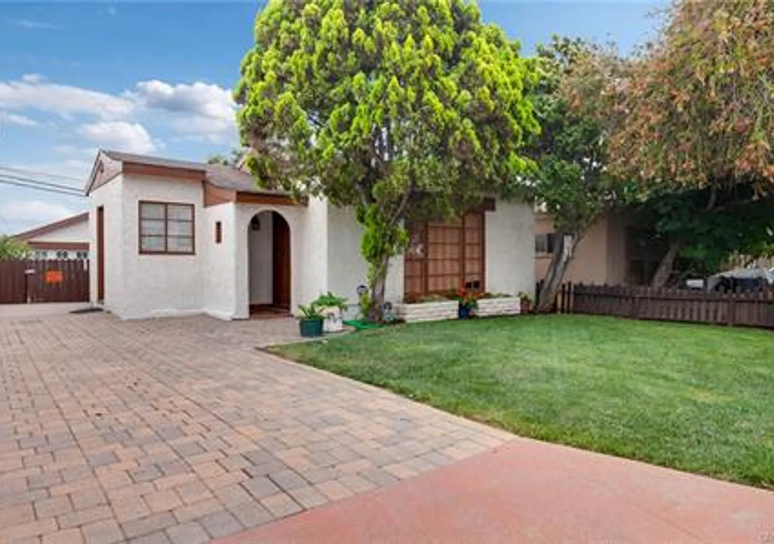 157 Avenida Serra — Photo 1