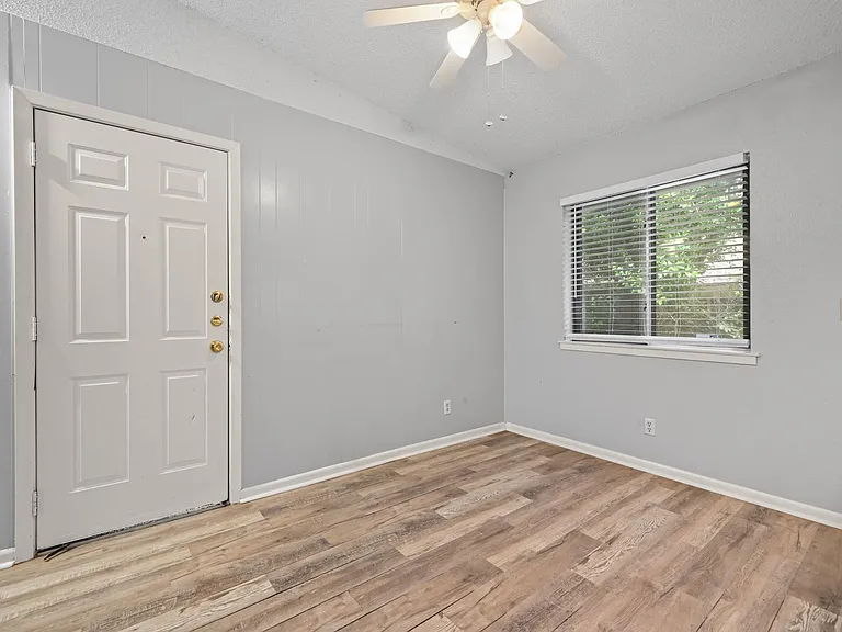 8910 Little Walnut Pkwy #A — Photo 13