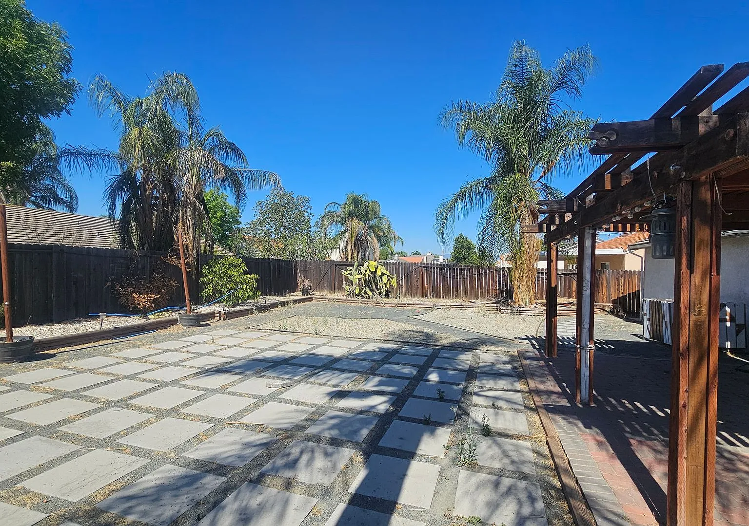 Spacious Single-Story Home with RV Parking No HOA! — Photo 2