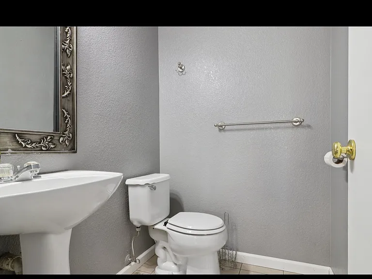 2889 E 110th Dr — Photo 11