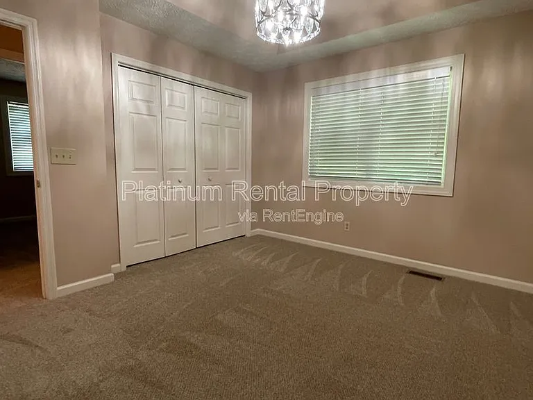 268 Jennifer Ct — Photo 16
