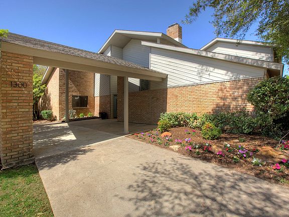 4th image of 1300 Shores Cir