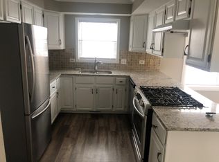 1668 Estate Cir, Naperville, IL 60565
