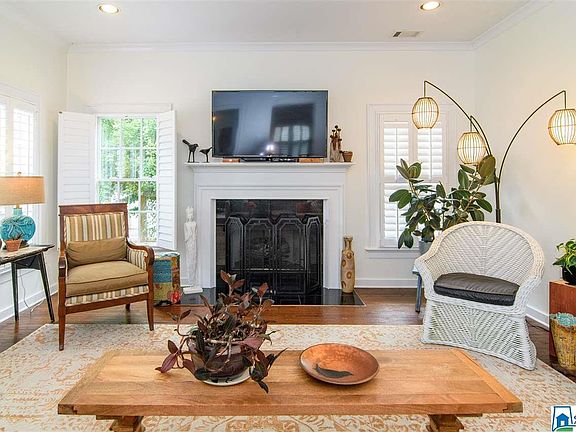 4th image of 3890 James Hill Cir
