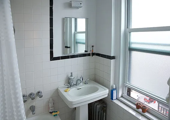 Rented by NextStopNY | media 12