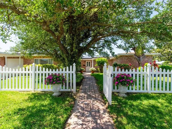 6592 19th Way N, Saint Petersburg, FL 33702