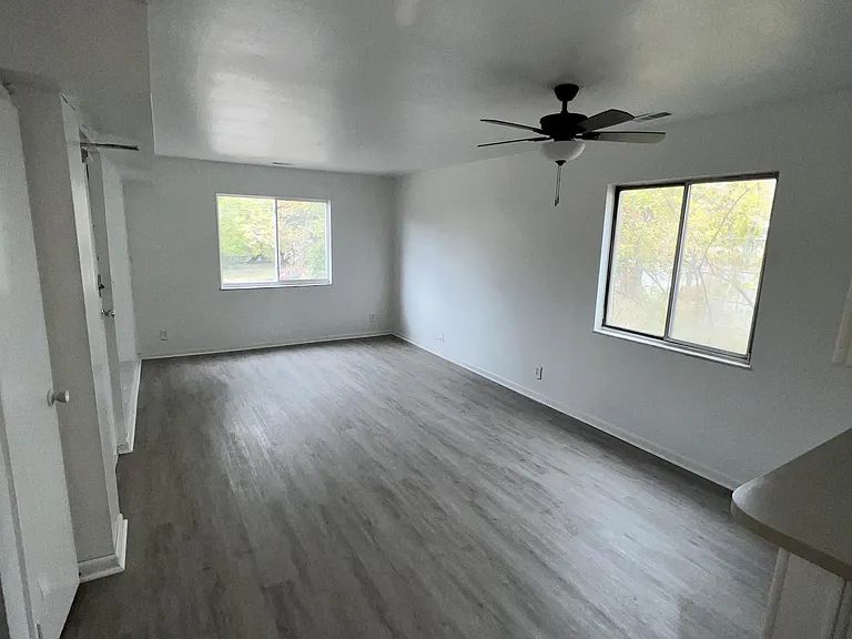 1067 Salem Ave — Photo 2