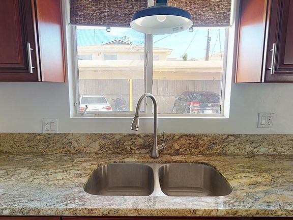 3rd image of 1042 S Sherbourne Dr #3