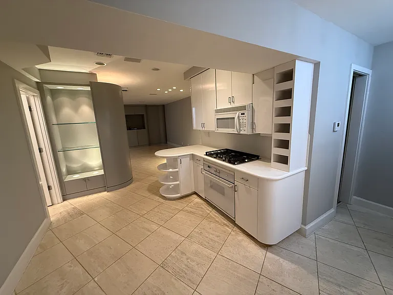 8030 Walinca Ter — Photo 8