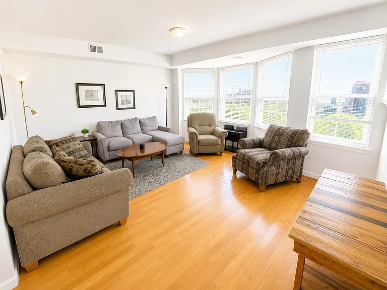 1126 Buttonwood St #C — Photo 3