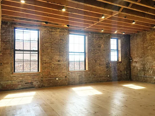 Rented by Premier Metro Realty Corp | media 20