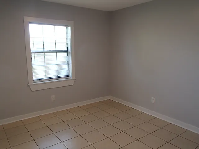 2503 Minnesota Ave — Photo 3