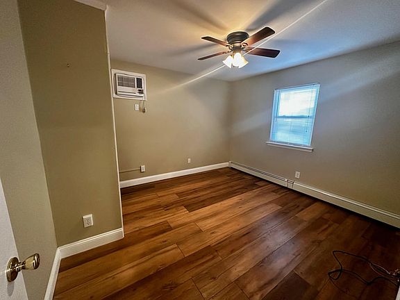 4th image of 155 S Brookside Ave #1