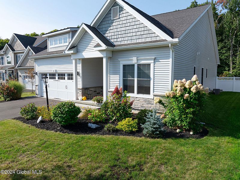 2nd image of 23 Julia Rose Court