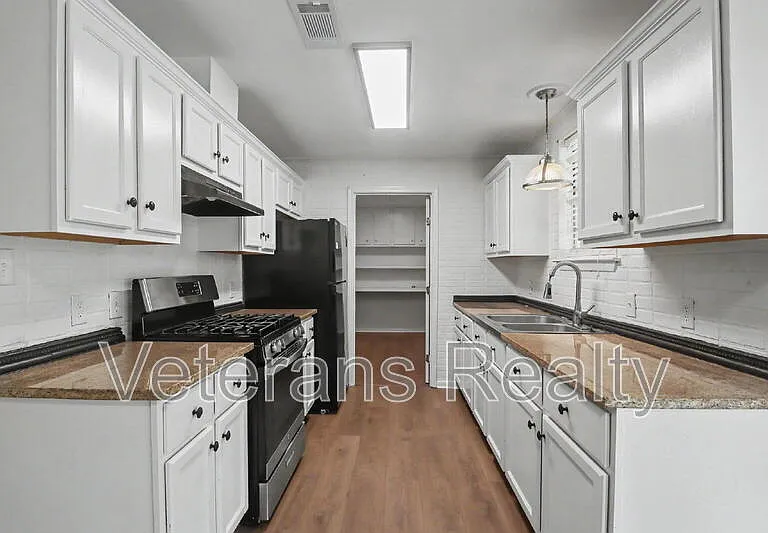 111 Valentine Dr — Photo 6