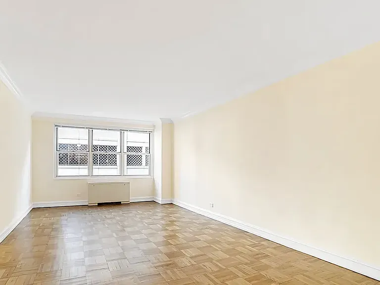 888 8th Ave #15O — Photo 3