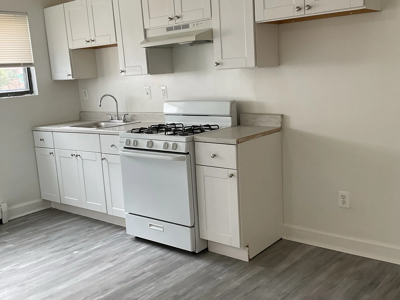 5 bed, 2.0 bath, 1150 sqft, $6,500 — Photo 3