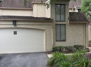 92 Gate House Ln, Edison, NJ 08820