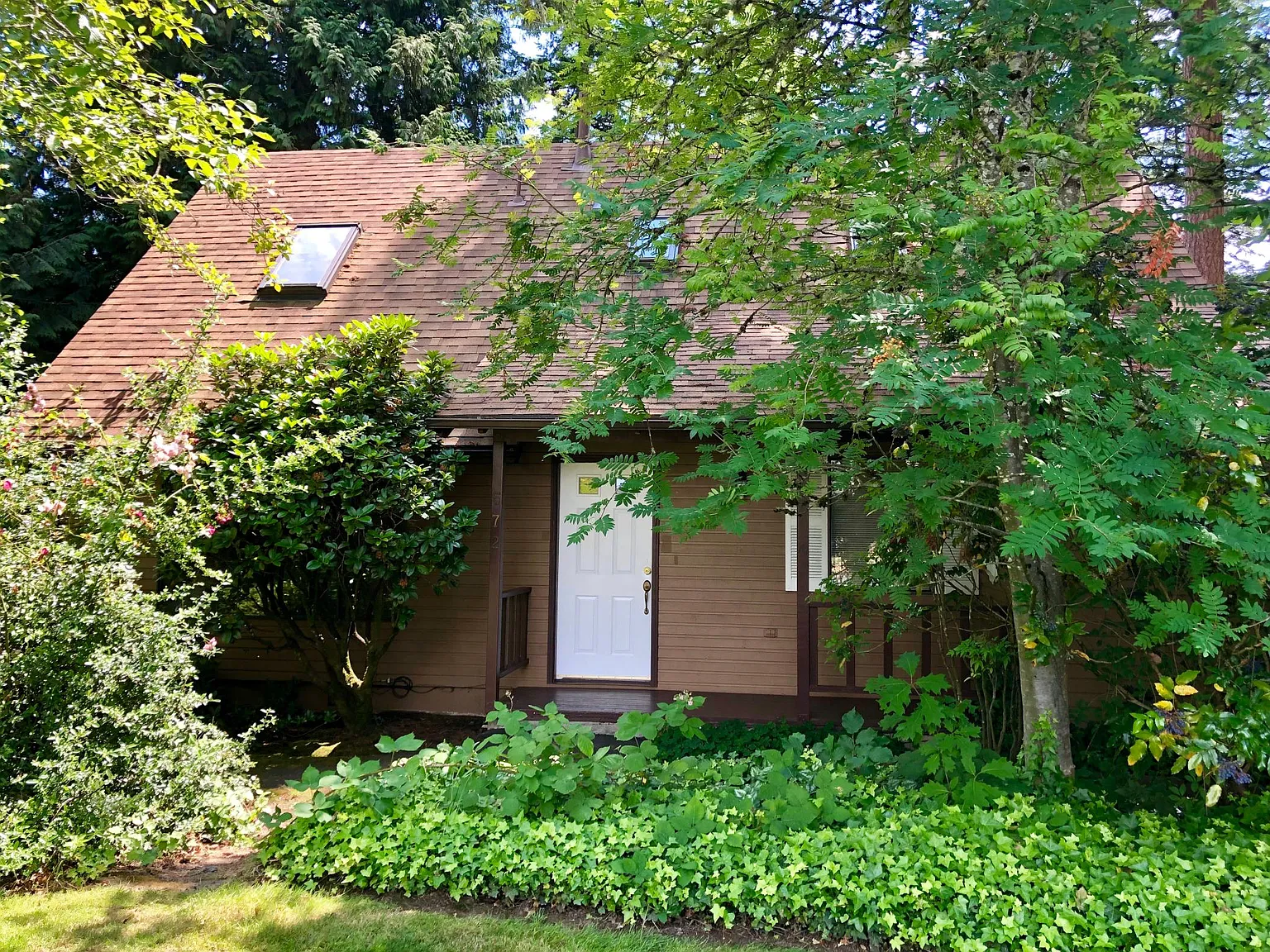 572 NE Jackson Village Loop photo 1
