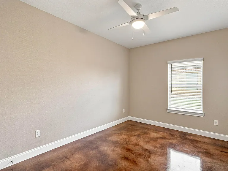 2417 Sloan Cir #A — Photo 6