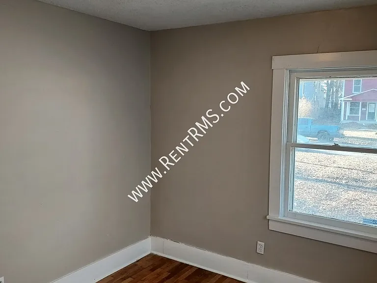 420 SW Lincoln St — Photo 12